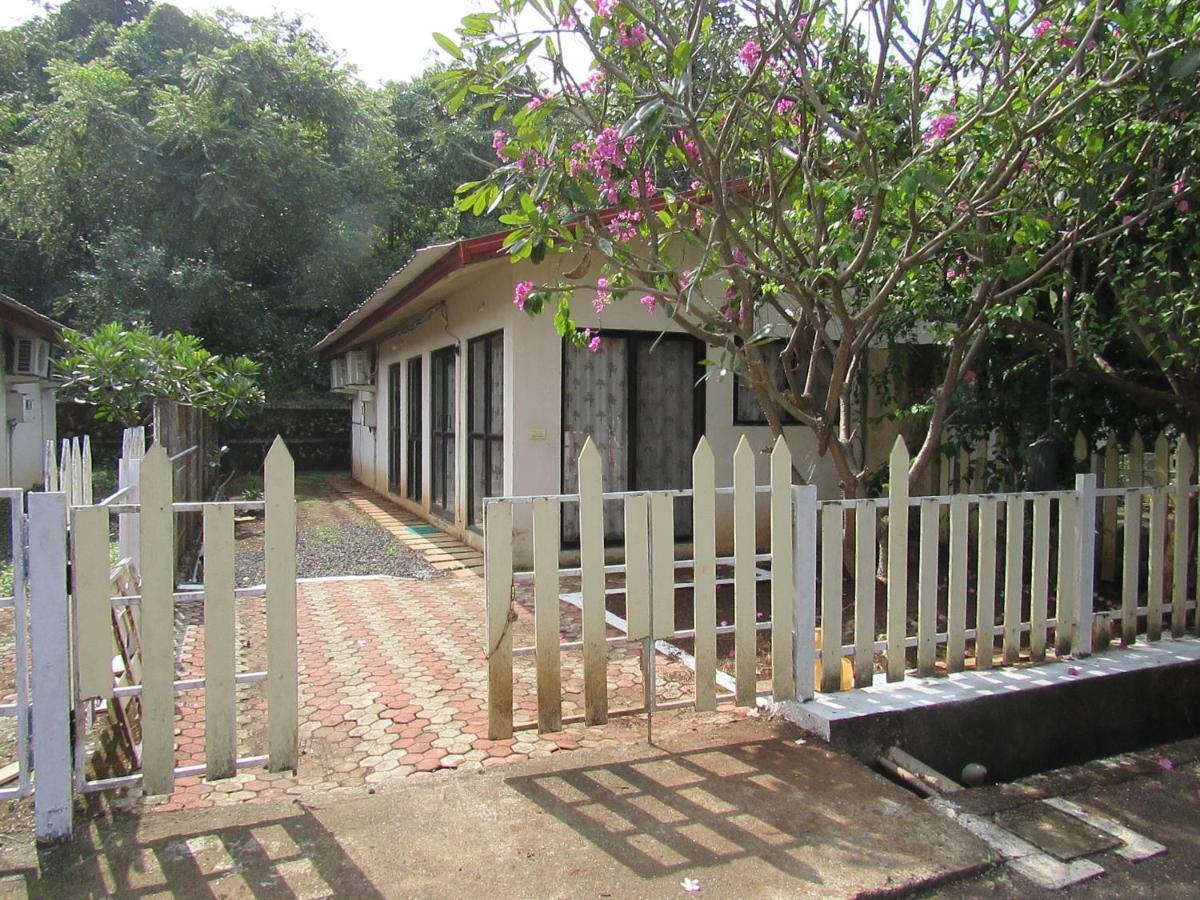 Retreat Chalets, The Nest, At Sparsh Resorts, Karjat Exterior photo